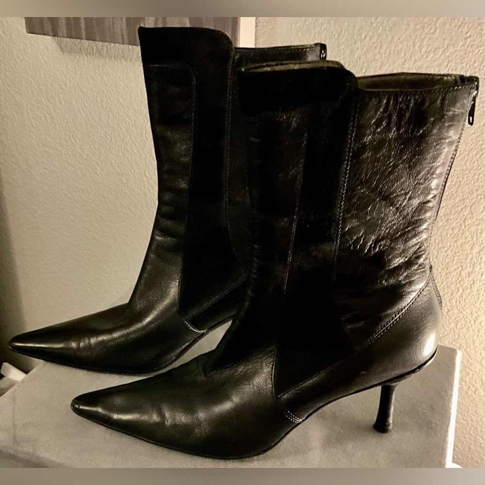 Kenneth Cole Reaction Size 8 Black Pointed Boot.